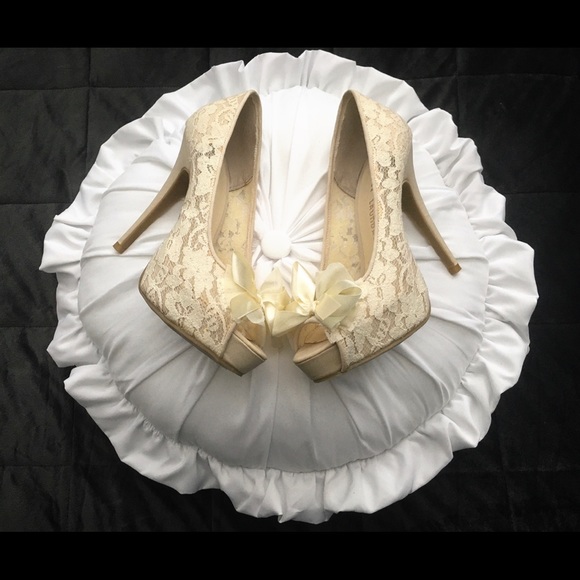 Chinese Laundry Hotline Vintage Lace Ivory Pumps - Picture 4 of 7